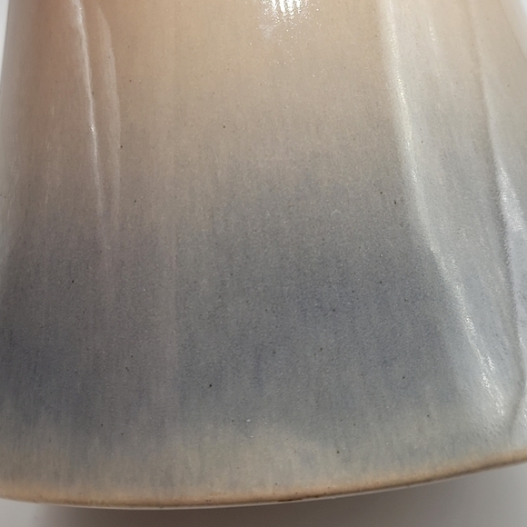 VTG Royal Haeger Footed Vase | 9" | Creamy Beige & Bluish Gray | Pottery - Picture 8 of 13